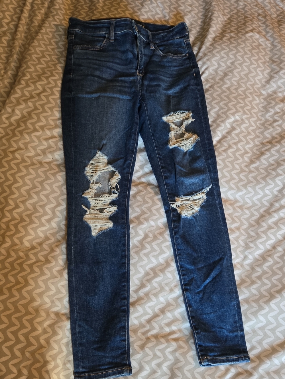 American Eagle Outfitters Dark Blue Distressed Skinny Jeans